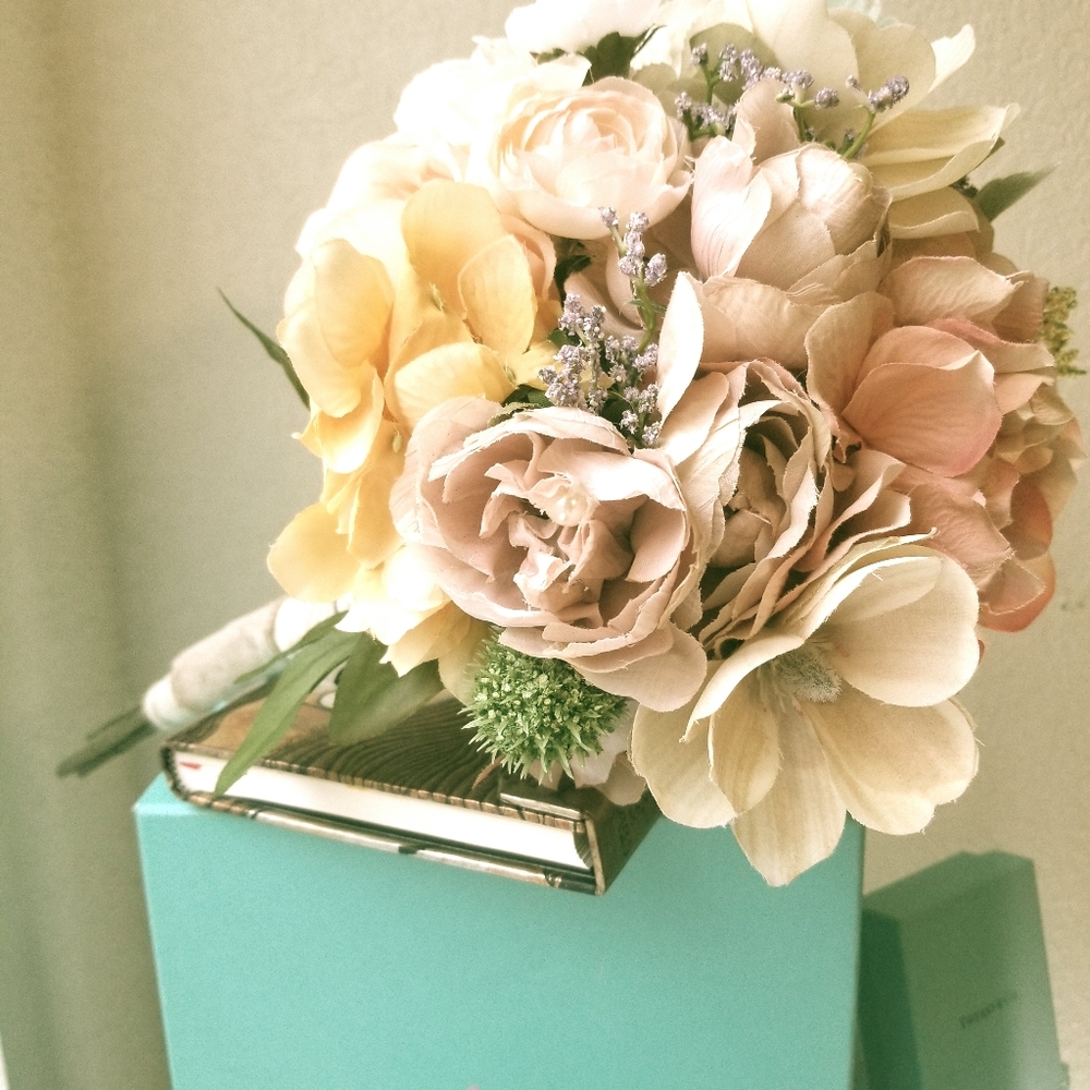 Bouquet or centerpieces real touch flowers